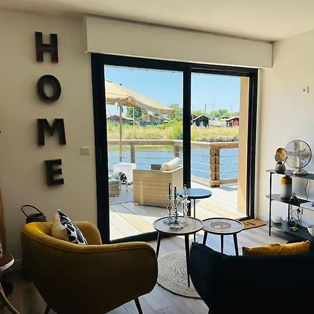 Holiday home Maison Ostrea Terrasse Sur L'eau